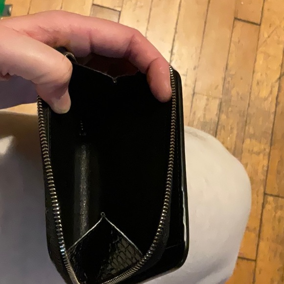 YSL (Saint Laurent) Black Croc - Compact Zip around Wallet - Picture 6 of 6